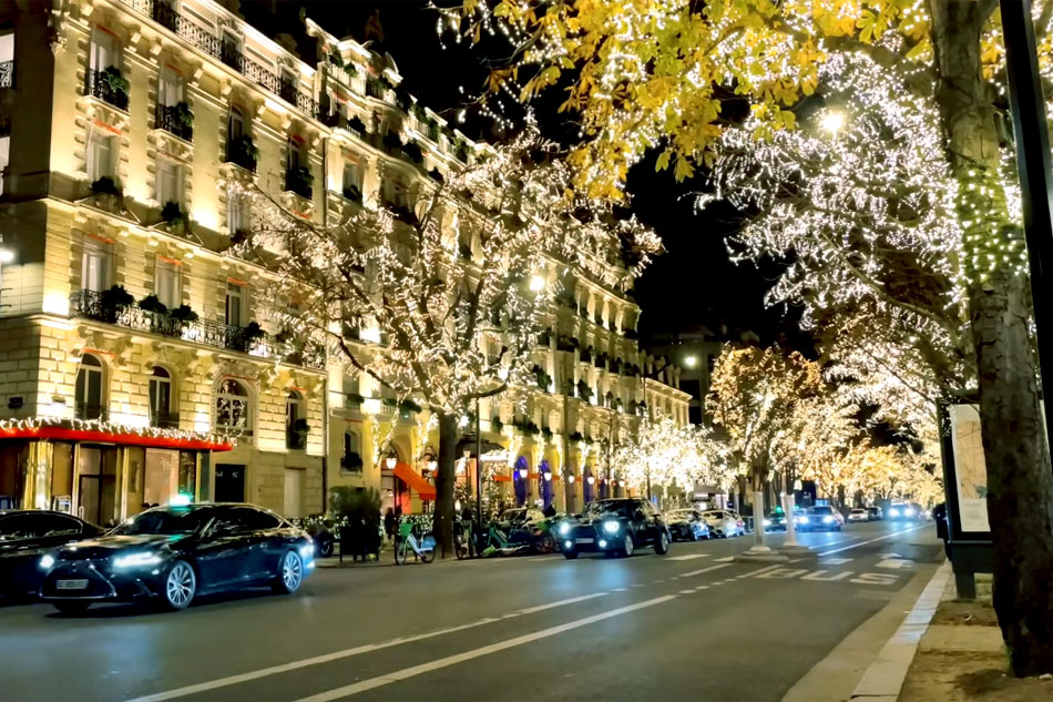 christmas lights in paris                            

