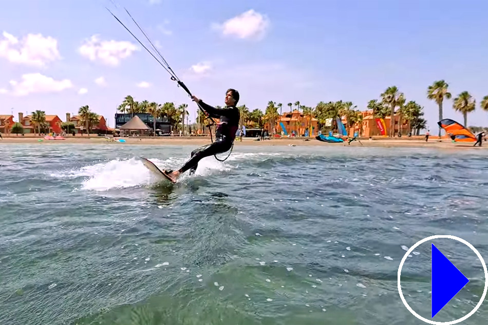 kitesurfers in los alcazares