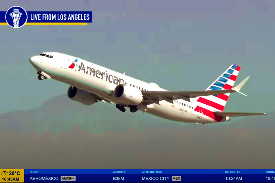 plane at los angeles airport